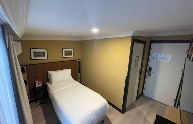 EA Exclusive Hotel - Photo 34