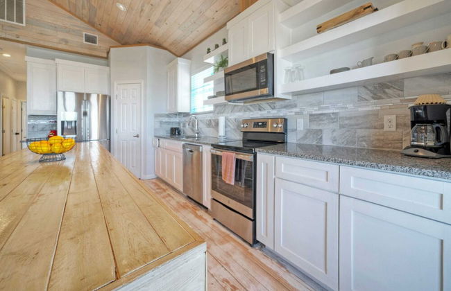Sleeps 26 2 Homes w/ Waterfront Pool + Boat Dock Laguna Village Escape - Foto 67