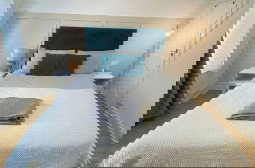 Foto 4 - Modern Townhouse-free Parking-game Room-w-ifi