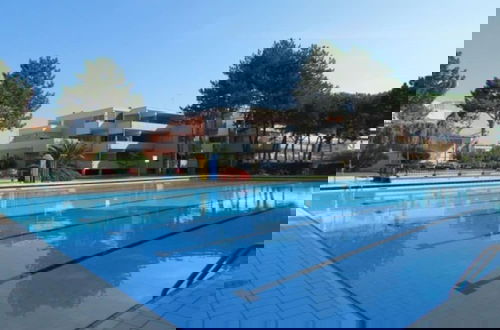 Foto 8 - Flat With Terrace Overlooking the Pool - Beahost
