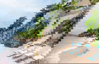 Foto 1 - Villa Francoise - 4 Bedroom Beachfront w Pool
