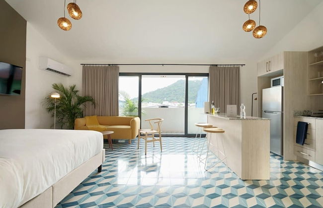 w Fancy Loft in Santa Ana - Photo 4