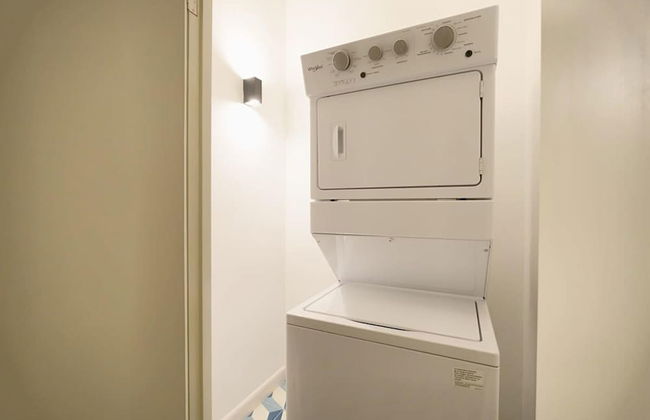 w Fancy Loft in Santa Ana - Photo 13