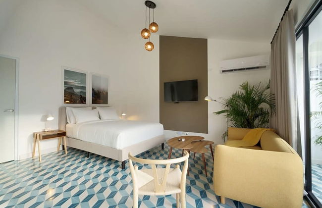 w Fancy Loft in Santa Ana - Photo 8