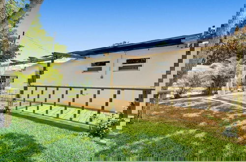 Foto 41 - Modern Hallandale Apt w/ Backyard Near Beach