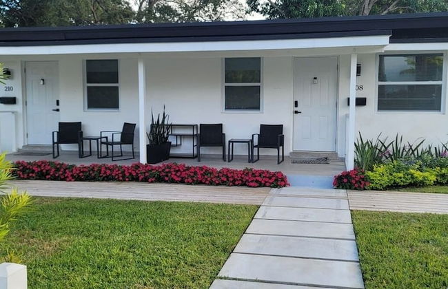 Modern Hallandale Apt w/ Backyard Near Beach - Foto 35