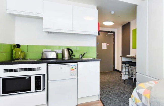 Studios and Ensuites at St James Point in Newcastle - Photo 10