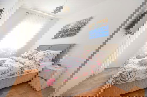Foto 4 - Azure Apartments