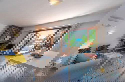 Foto 14 - Private Villa With Inviting Space