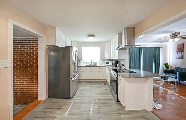 Marietta 2BR Close to Atlanta! - Photo 6