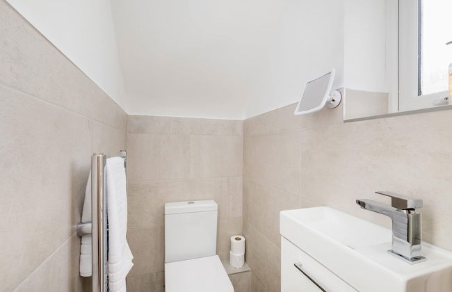 Sustainable Stays - Photo 50