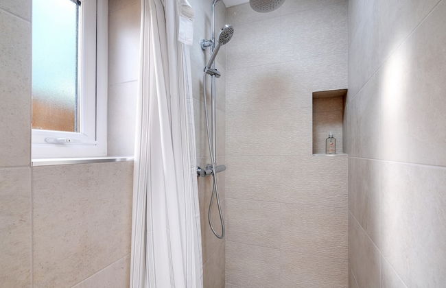 Sustainable Stays - Photo 25