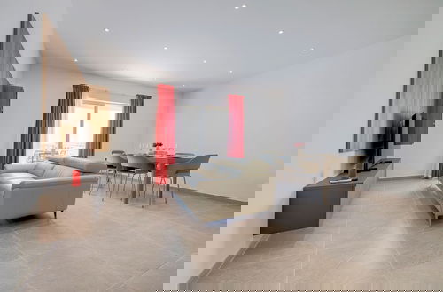 Foto 14 - Elegant Sliema Penthouse, Panoramic Terrace
