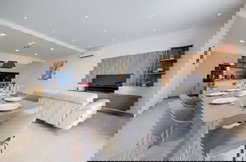 Foto 1 - Elegant Sliema Penthouse, Panoramic Terrace