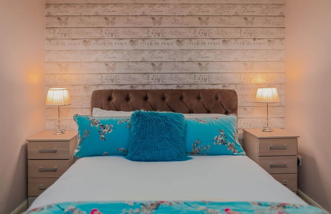 Host Stay Pied-a-terre at Manor View - Photo 6