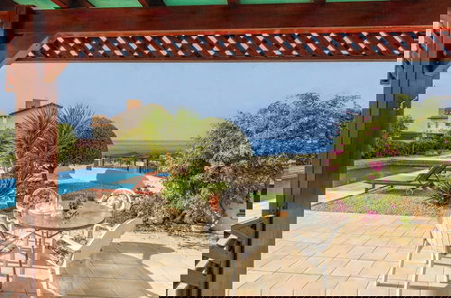 Foto 3 - Cliffside Villa