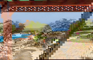 Foto 3 - Cliffside Villa