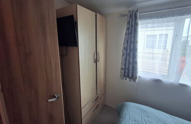 3-bed Caravan - Sleeps 8 - Pool - Photo 4