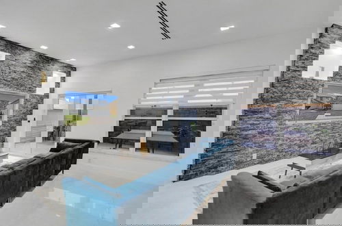 Foto 1 - 4 Br Designer Home Next To Shul And Community Pool 4 Bedroom Villa