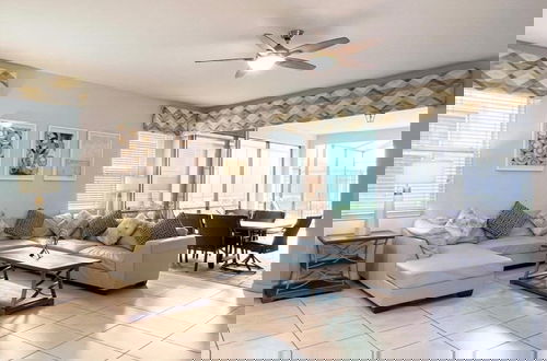 Foto 1 - Beautiful Pool Villa With Spa And Game Room-9007pc 7 Bedroom Home by RedAwning
