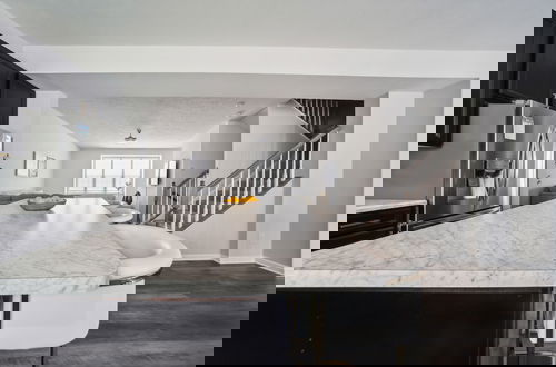 Foto 10 - Veiled Secrets: Unraveling The Mystery Of Solitude 3 Bedroom Home by RedAwning