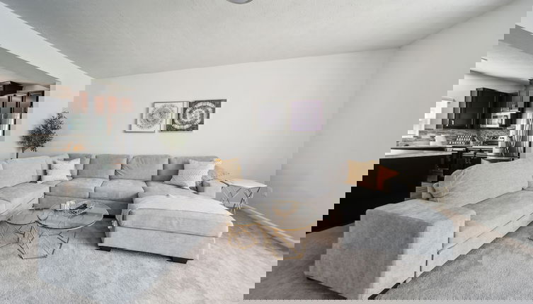 Foto 1 - Veiled Secrets: Unraveling The Mystery Of Solitude 3 Bedroom Home by RedAwning
