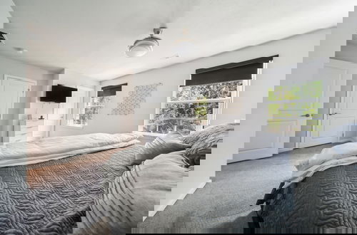 Foto 6 - Veiled Secrets: Unraveling The Mystery Of Solitude 3 Bedroom Home by RedAwning