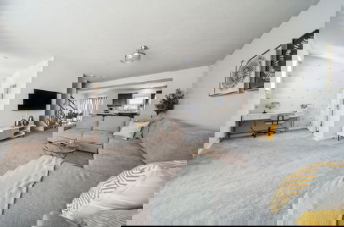 Foto 16 - Veiled Secrets: Unraveling The Mystery Of Solitude 3 Bedroom Home by RedAwning