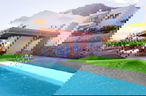 Foto 1 - Luxury Villa U With Private Swimming Pool