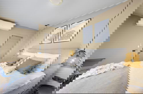 Photo 2 - Modern Apartment With Private Swimming Pool