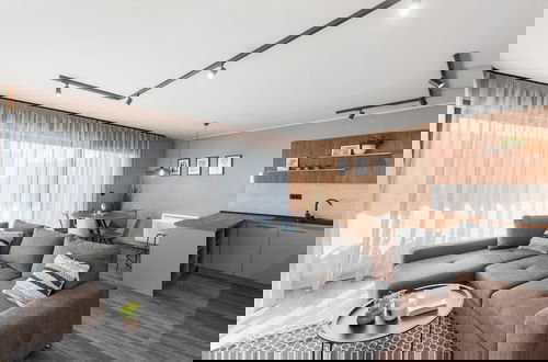 Photo 10 - Modern Apartment With Private Swimming Pool