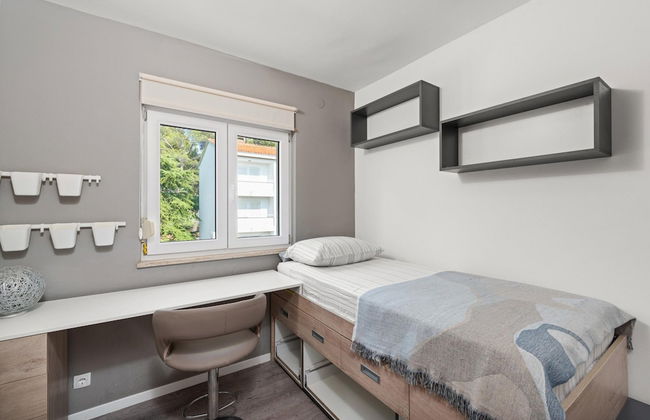 Premium Apartment With Patio - Photo 8