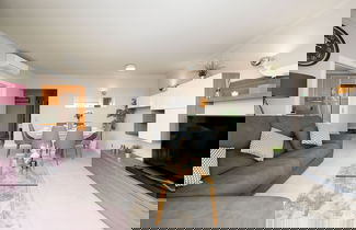 Photo 3 - Lagos Terrace With Pool by Homing