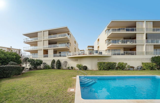Lagos Terrace With Pool by Homing - Photo 23