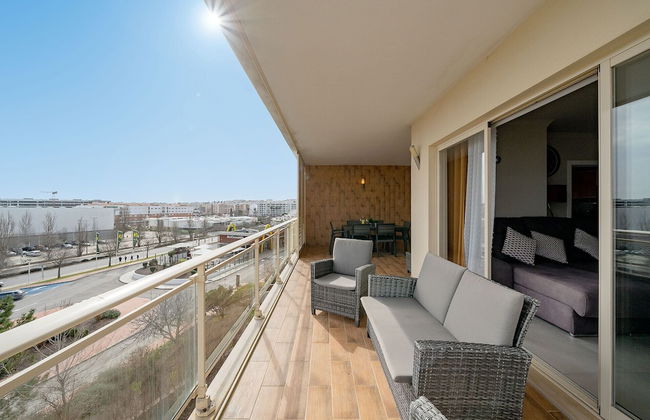 Lagos Terrace With Pool by Homing - Photo 22