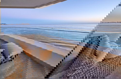 Foto 3 - Luxury New Oceanfront Condo 5BR Sleeps 12