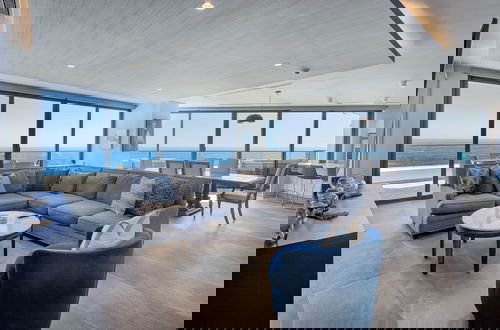 Foto 6 - Luxury New Oceanfront Condo 5BR Sleeps 12