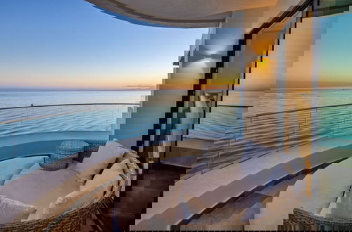 Foto 46 - Luxury New Oceanfront Condo 5BR Sleeps 12