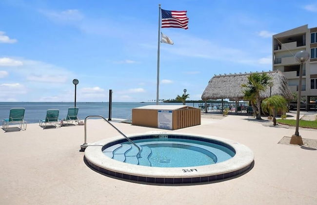 Updated Unit With Beautiful Florida Bay Sunsets 1 Bedroom Condo by RedAwning - Foto 21