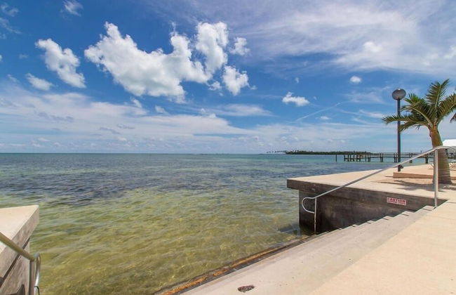 Updated Unit With Beautiful Florida Bay Sunsets 1 Bedroom Condo by RedAwning - Foto 32