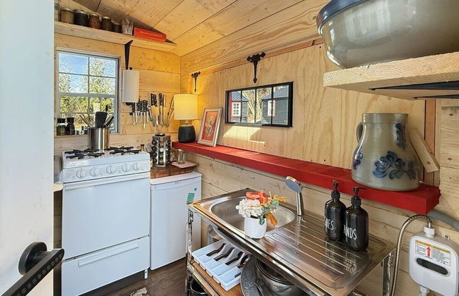 Zen Box Farm Brought to you by GetAway Vacations - Foto 11