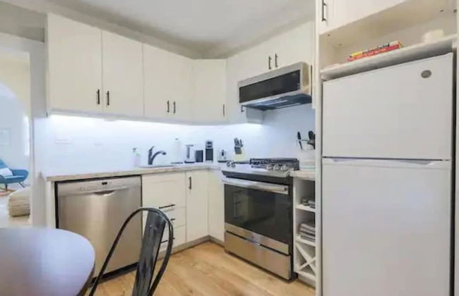 Casa Queen East - Modern 2BR Suite - Foto 8