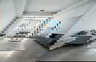 Foto 1 - Spectacular Modern Apartment With Front-line Sea Views and Roof Terrace