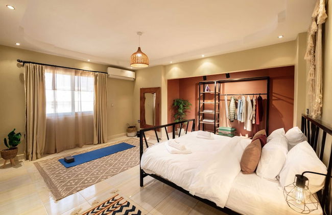 Xuru Stays I Play Foosball & Do Yoga - 1 BR Apt. 5 Min To Airport - Foto 5