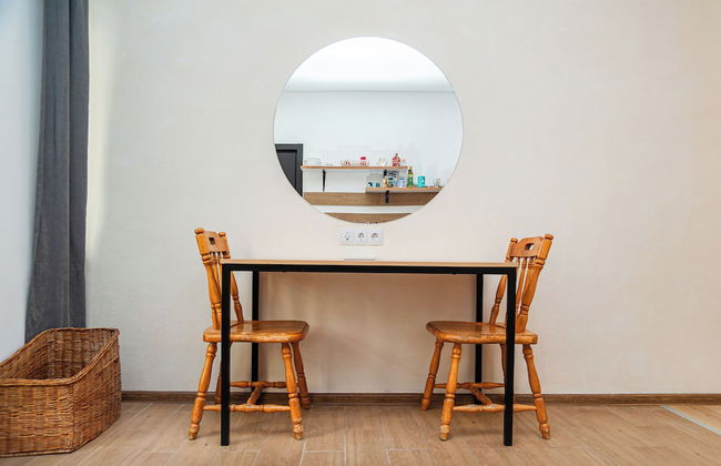 Cute Ground Floor with Free Parking - Photo 5