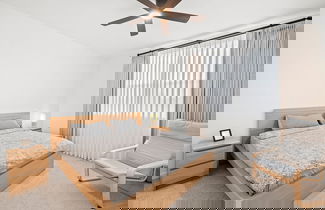 Photo 3 - Chic Modern Retreat With Stunning Views
