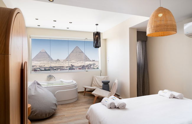 Xuru Stays I Jacuzzi Studios @ The Pyramids - Foto 19