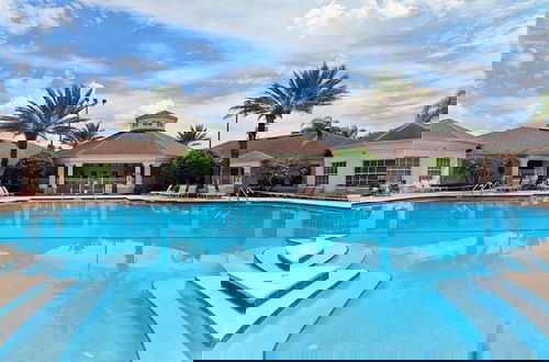 Foto 54 - Luxury Pool Home 3 Miles From Disney More