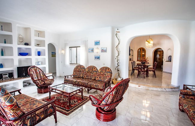 Joana Stunning Villa IS A 10 MIN Walk TO THE BEA - Foto 15