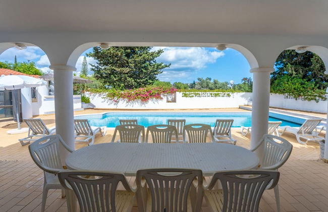 Joana Stunning Villa IS A 10 MIN Walk TO THE BEA - Foto 13